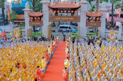 Hàng ngàn Tăng ni, Phật tử tham dự Đại lễ Phật đản PL.2568
